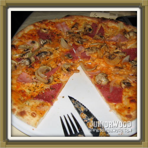 Pizza at Pizzera Venezia in Bremen